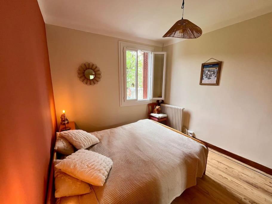 La Petite Ourse Maison De Village A Oust Esterno foto