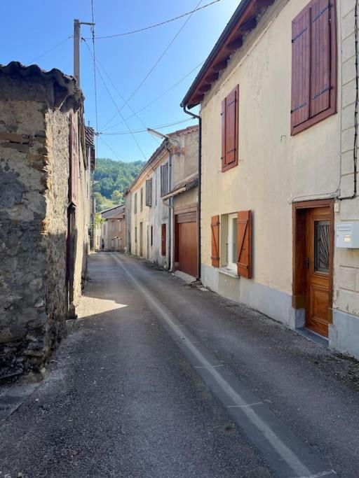 La Petite Ourse Maison De Village A Oust Esterno foto