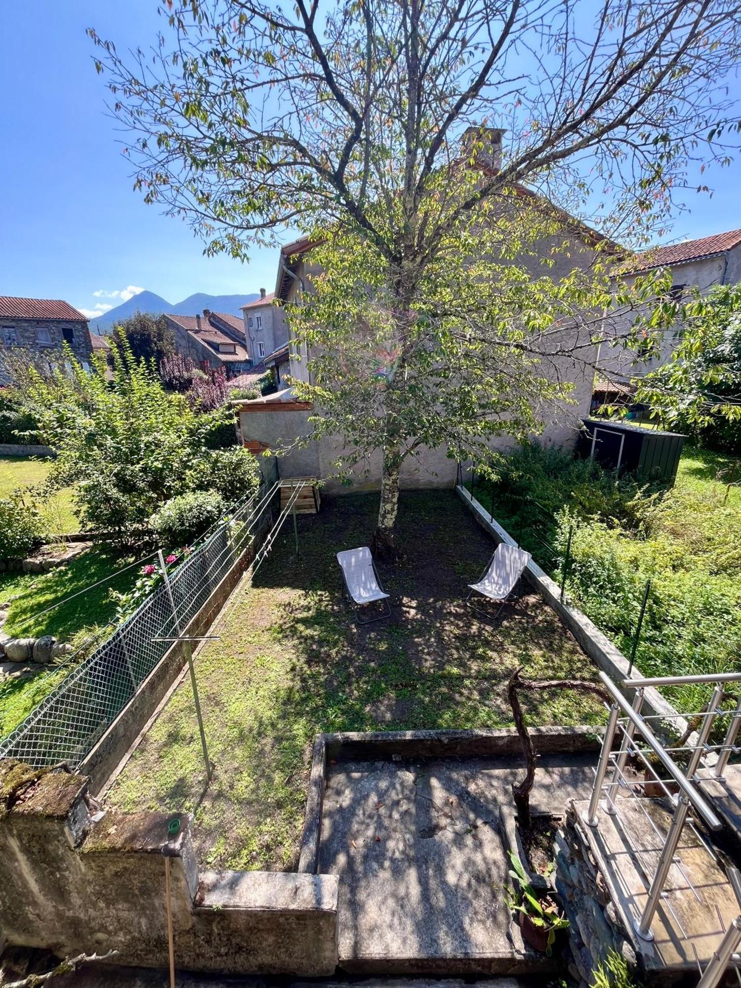 La Petite Ourse Maison De Village A Oust Esterno foto