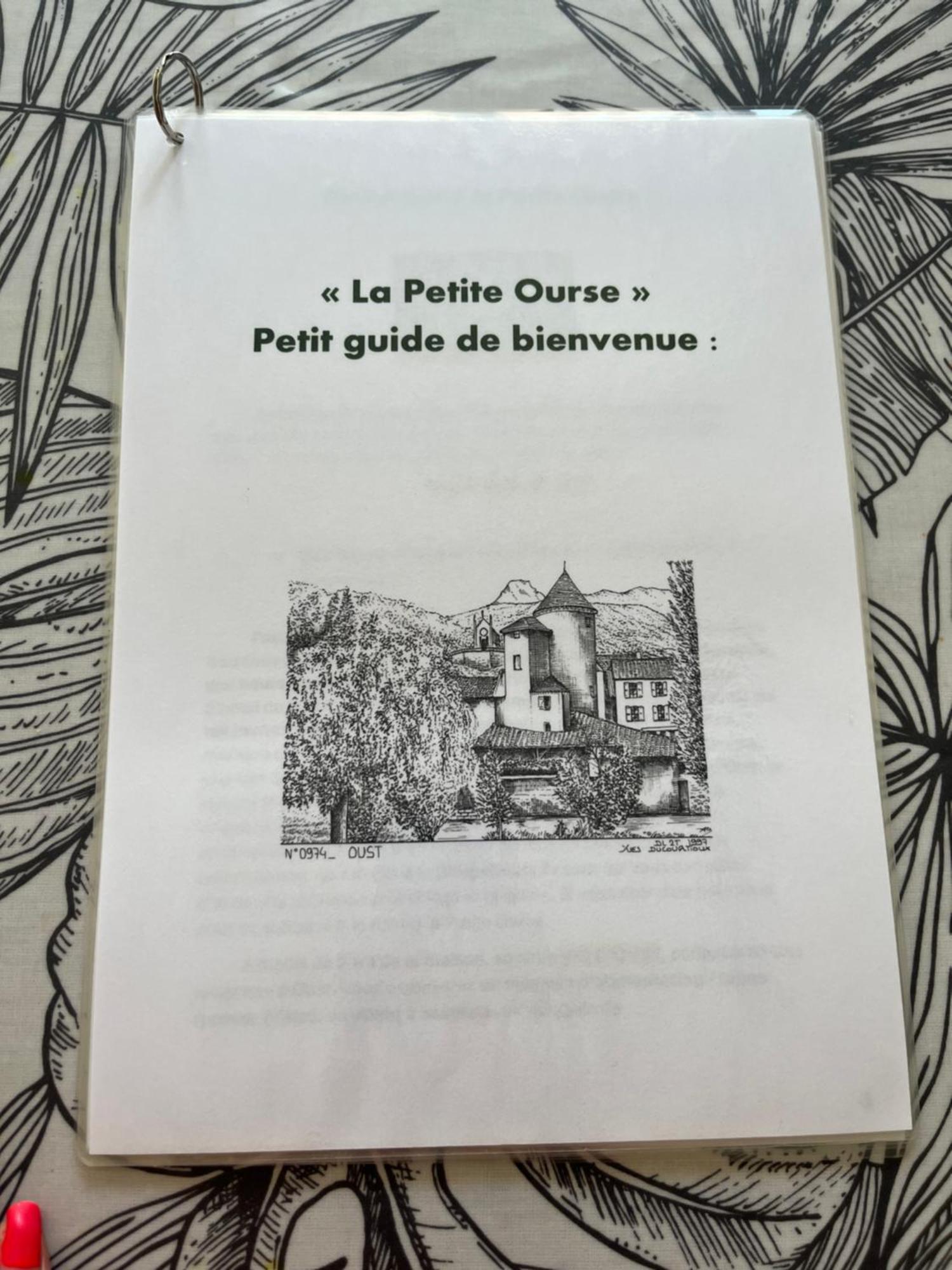 La Petite Ourse Maison De Village A Oust Esterno foto